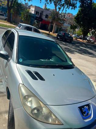 PEUGEOT 207 1.4 XR 8V FLEX 4P MANUAL PEUGEOT 207 1.4 XR 8V FLEX 4P MANUAL